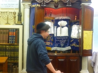 Junior Cycle Jewish Studies students at the shul. Photo: Mrs. Walsh
