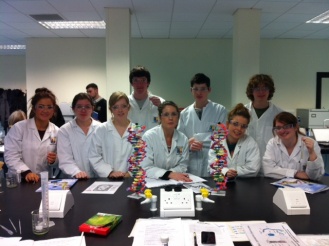 6th Year Biology Practicals, Maynooth Photo: Anonymous
