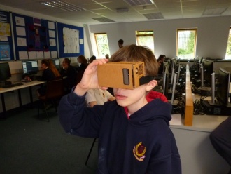 VR with Google Cardboard, Coderdojo@lunch Photo: Ms. O'Kelly
