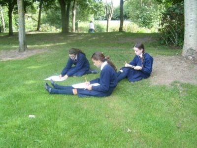 1st Year Art Students visit local park
