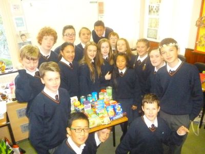 Mitzvah Week/Social Action Week: students collect food for charity