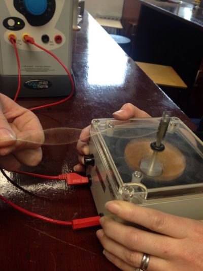 Physics demonstration: simple harmonics on a string