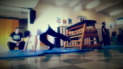 TY students try out Parkour