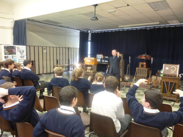 Johnee Musician and Storytelling workshop. Photo: Ms. O'Kelly
Johnee Musician and Storytelling workshop. Photo: Ms. O'Kelly
