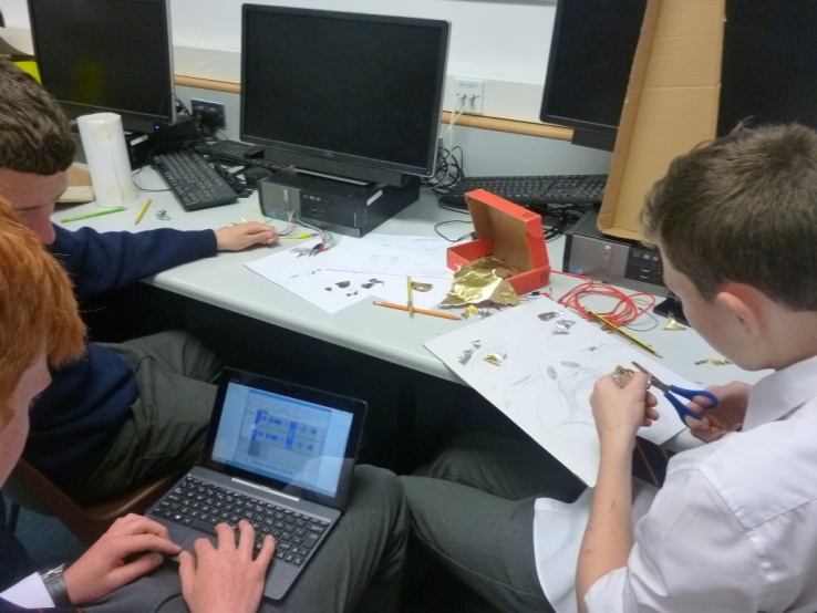 MaKey MaKey workshop Photo: Ms O'Kelly
 MaKey MaKey workshop Photo: Ms O'Kelly