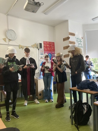 6th English The Crucible IMG 0778 
