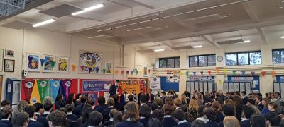 Stratford College staff and students welcomed Simon Harris, Tánaiste and Minister for Finance to our school today.  #tánaiste #ministerforfinance #education #studentvoice @simonharristd @jamesgeoghegantd