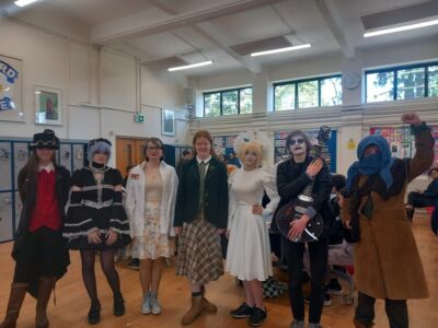 Stratford dresses up for Purim and World Book Day!