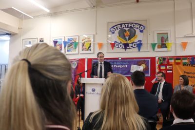 Tánaiste Simon Harris visits Stratford College