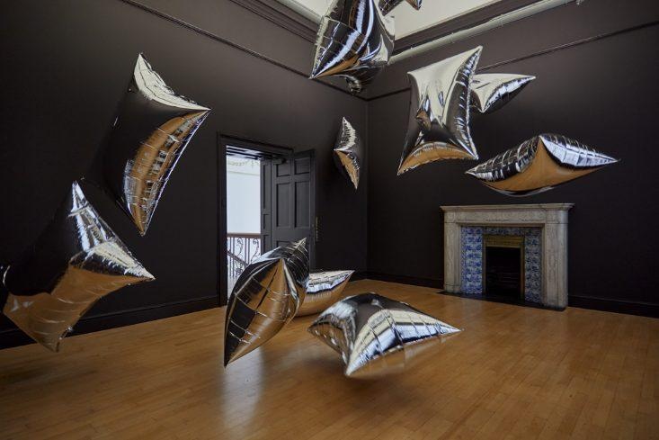 ANDY WARHOL THREE TIMES OUT Exhibition Silver Clouds Installation view Hugh Lane Gallery. Photography by Denis Mortell 2023.
ANDY WARHOL THREE TIMES OUT Exhibition Silver Clouds Installation view Hugh Lane Gallery. Photography by Denis Mortell 2023.